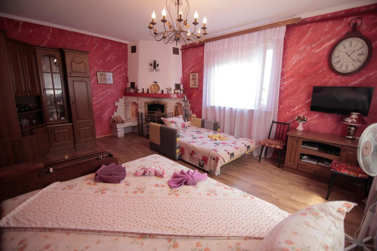 Guest House Kamenny Dom Karolino-Bugaz Zewnętrze zdjęcie