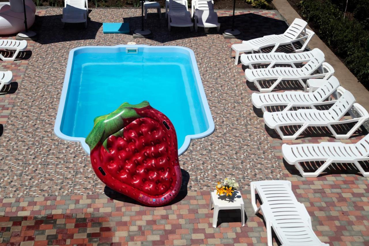 Guest House Kamenny Dom Karolino-Bugaz Zewnętrze zdjęcie