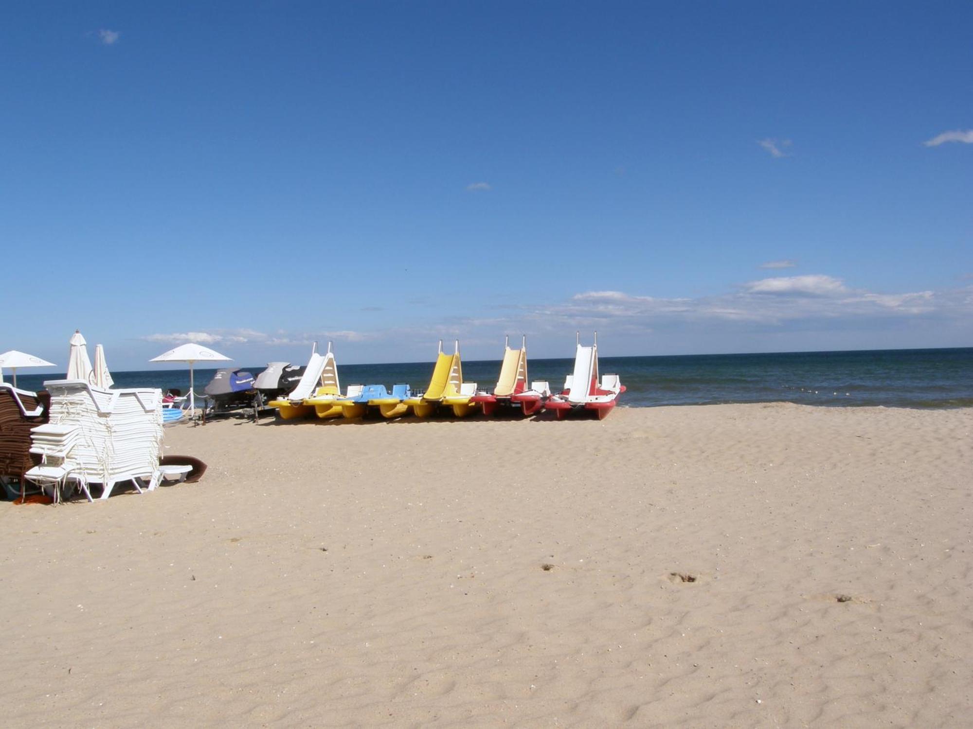Guest House Kamenny Dom Karolino-Bugaz Zewnętrze zdjęcie