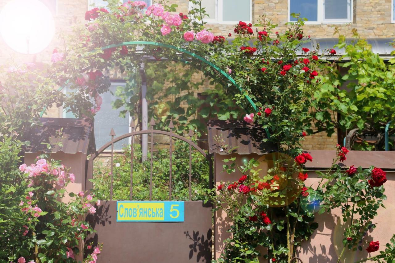 Guest House Kamenny Dom Karolino-Bugaz Zewnętrze zdjęcie